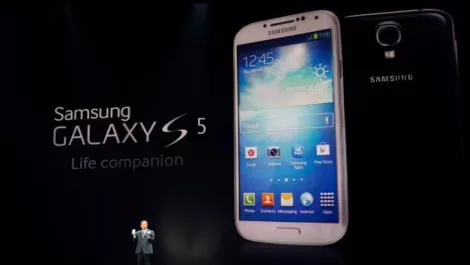 Samsung inches forward with Galaxy S5 update