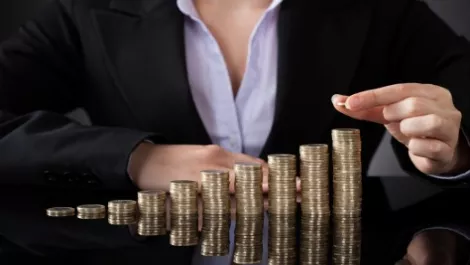 NZ economy grows 0.8% in fourth quarter, on tourist spending, heated housing market