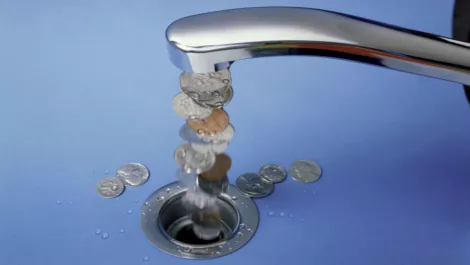Whitepaper: Warmer water can improve the cost of data centre cooling