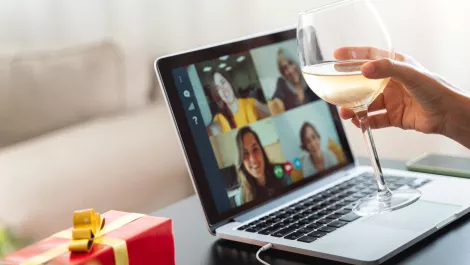 Zoom lifts 40-minute limit on free accounts for the holidays