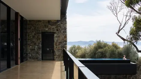 Clifftop build wins Australian Home of the Year