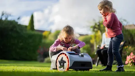 MowBot unveils Segway Navimow mower in New Zealand